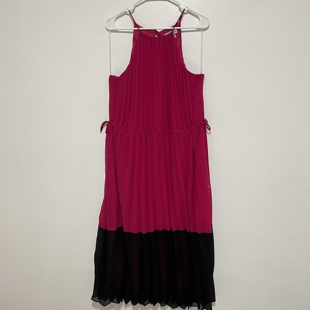 EUC Shelby&Palmer Elegant Red and Black Pleated Women's Dress